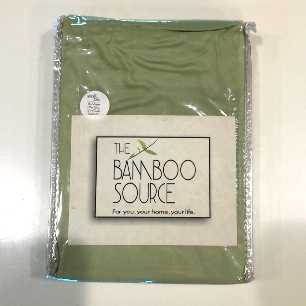 NWT BedVoyage Bamboo set of 2 Pillow Shams in Standard